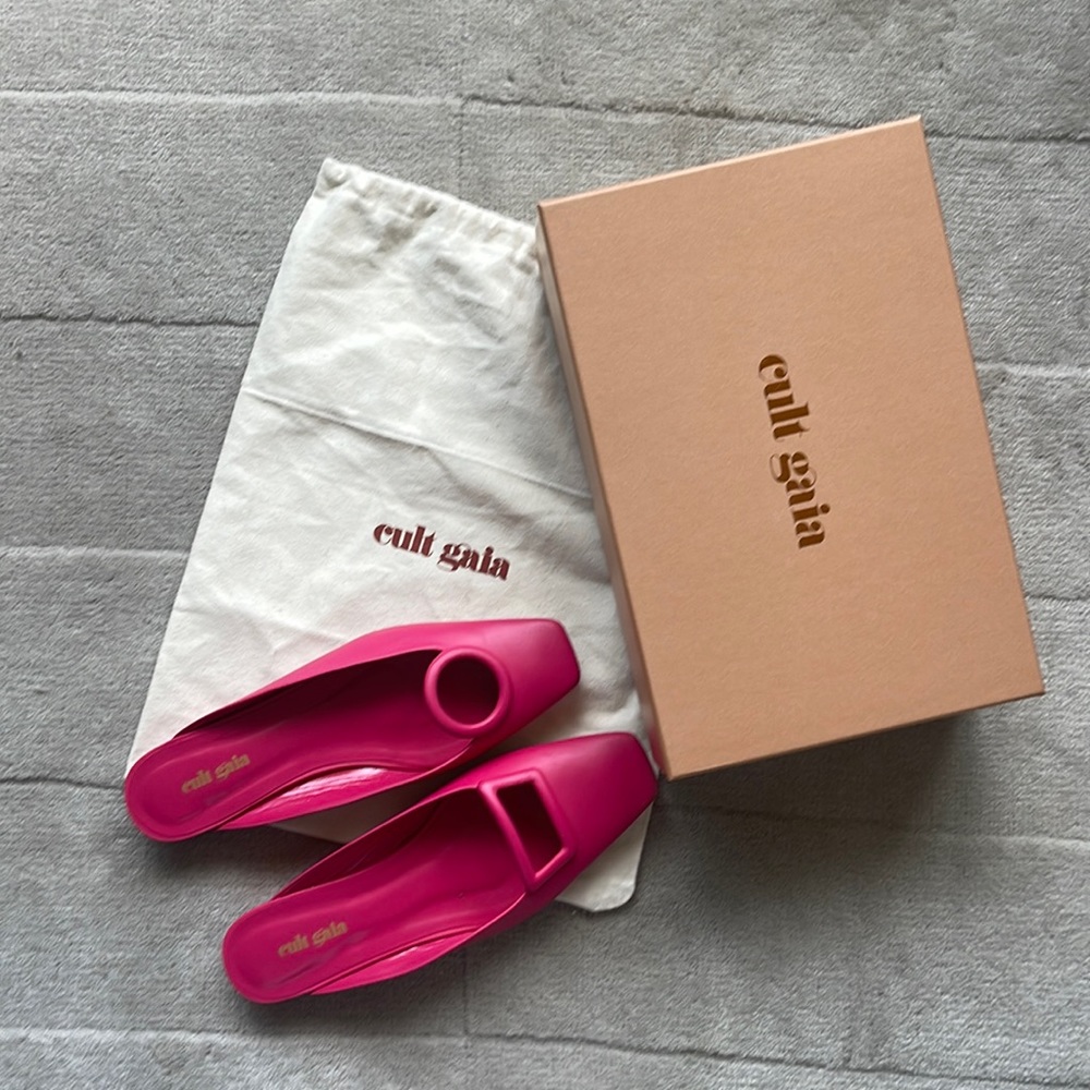 Cult Gaia pink asymmetrical flats size 39